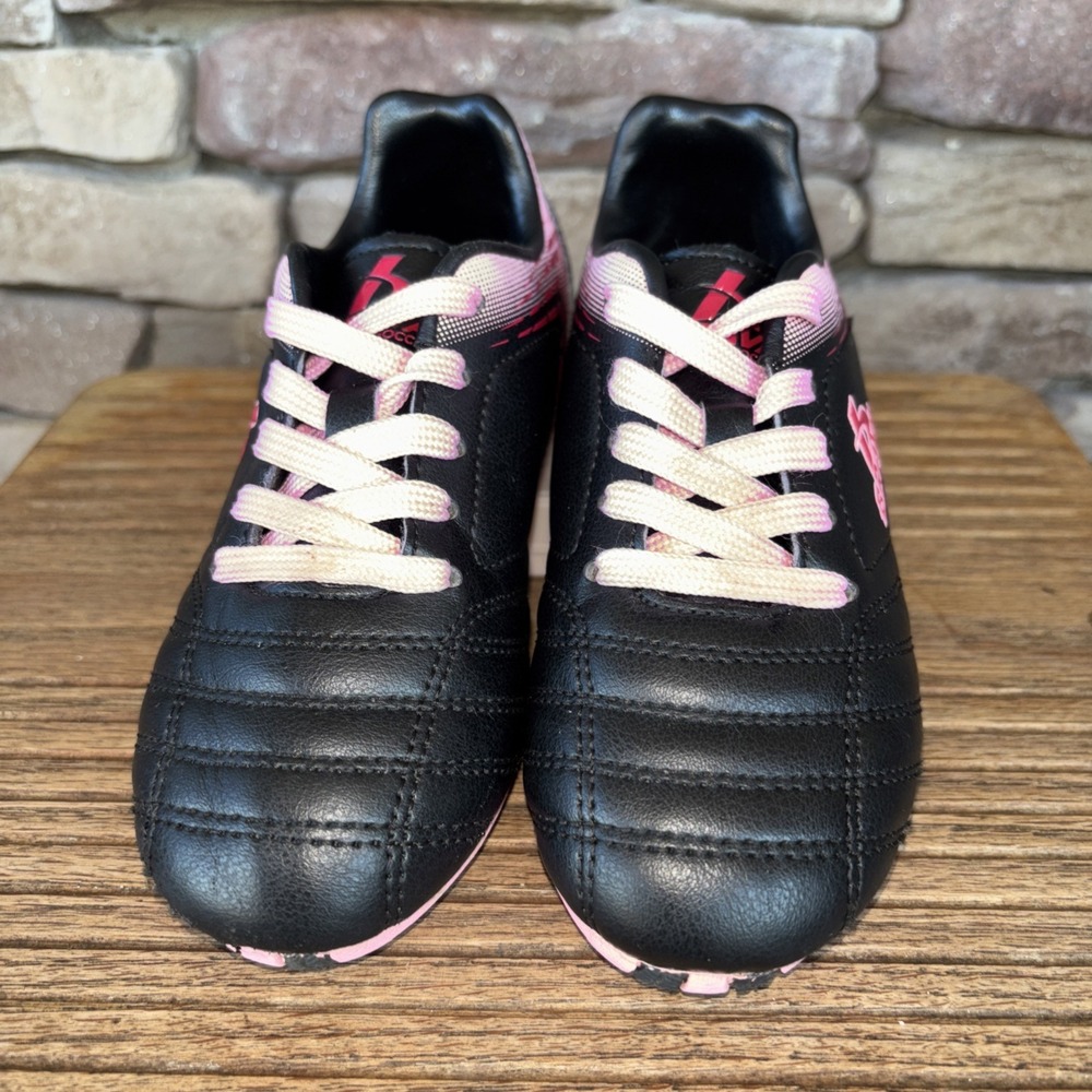 Brava Soccer Cleats Girls Black/Pink  Size 11 D Pink Lace Up